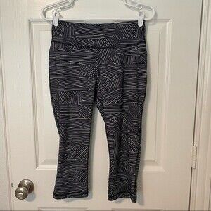 Danskin Black White Design Yoga Workout Jogger Capri Pants Comfy Size S